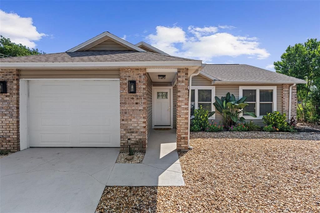 For Sale: $589,000 (3 beds, 2 baths, 1186 Square Feet)