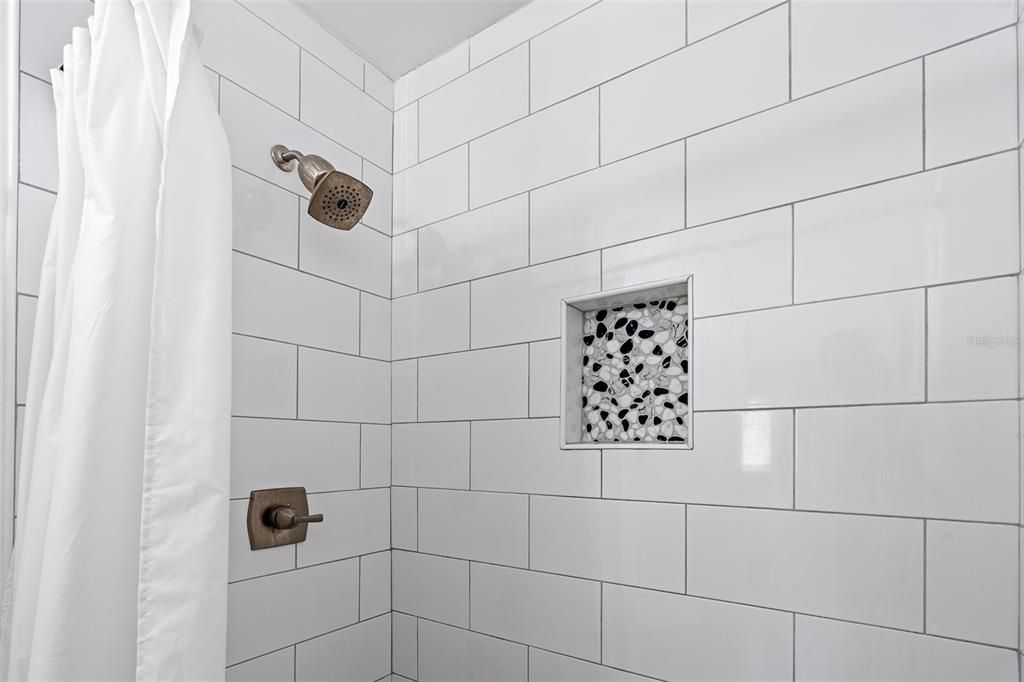For Sale: $589,000 (3 beds, 2 baths, 1186 Square Feet)
