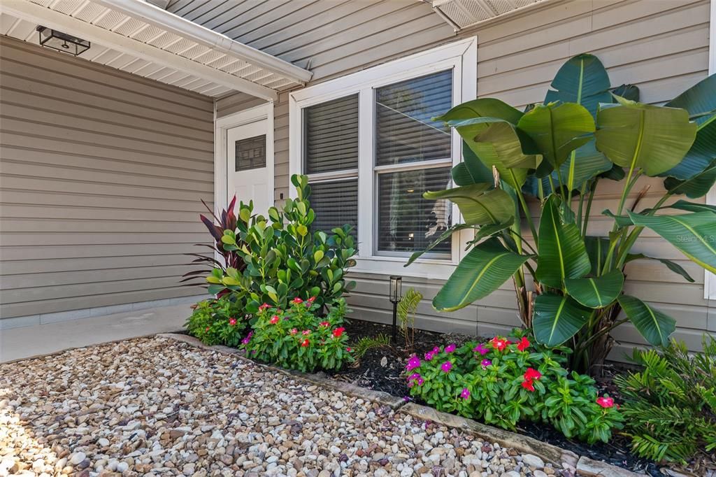 For Sale: $589,000 (3 beds, 2 baths, 1186 Square Feet)