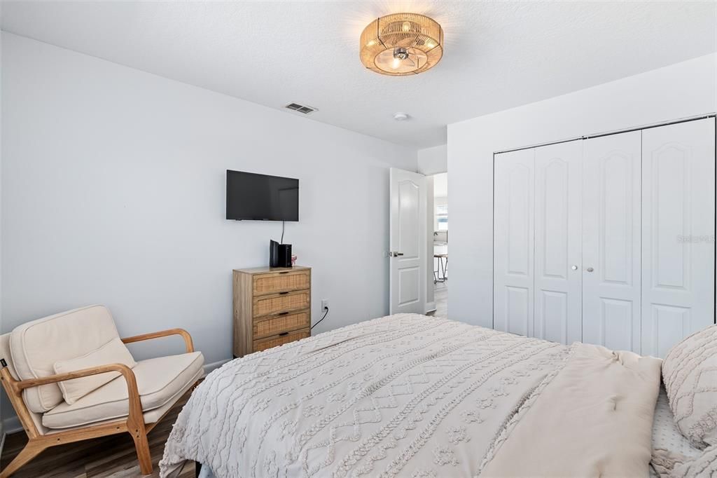 For Sale: $589,000 (3 beds, 2 baths, 1186 Square Feet)