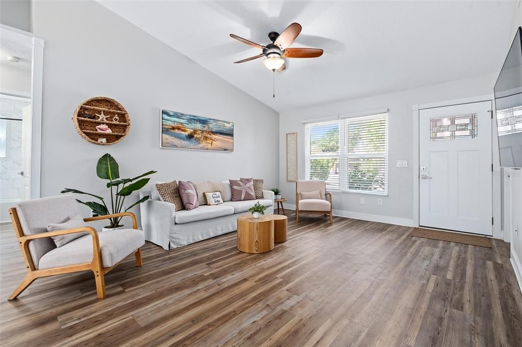 For Sale: $589,000 (3 beds, 2 baths, 1186 Square Feet)