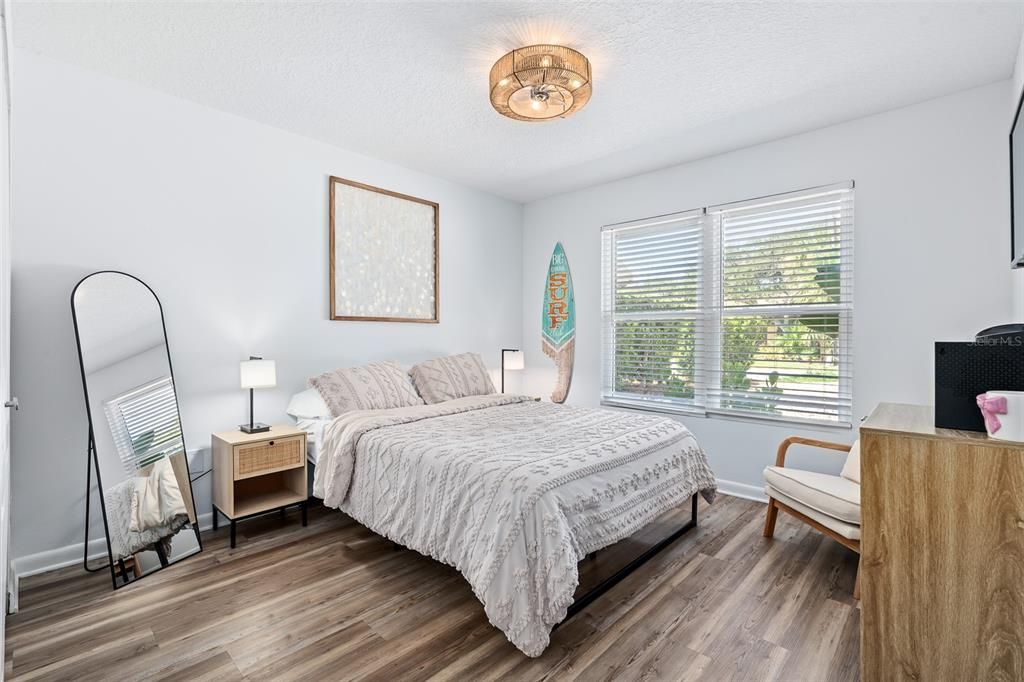 For Sale: $589,000 (3 beds, 2 baths, 1186 Square Feet)