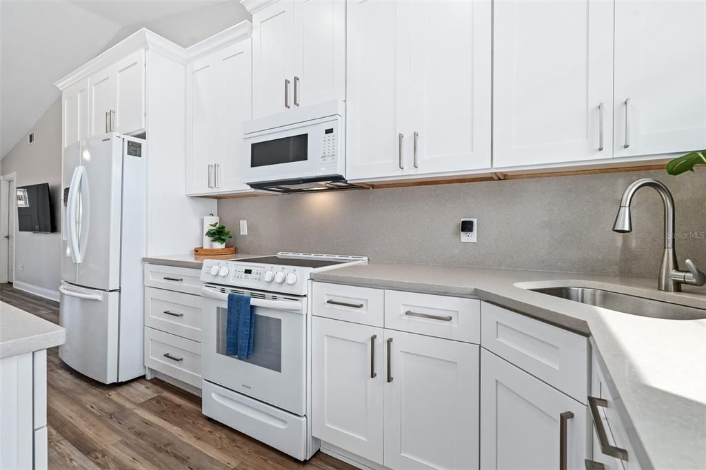 For Sale: $589,000 (3 beds, 2 baths, 1186 Square Feet)