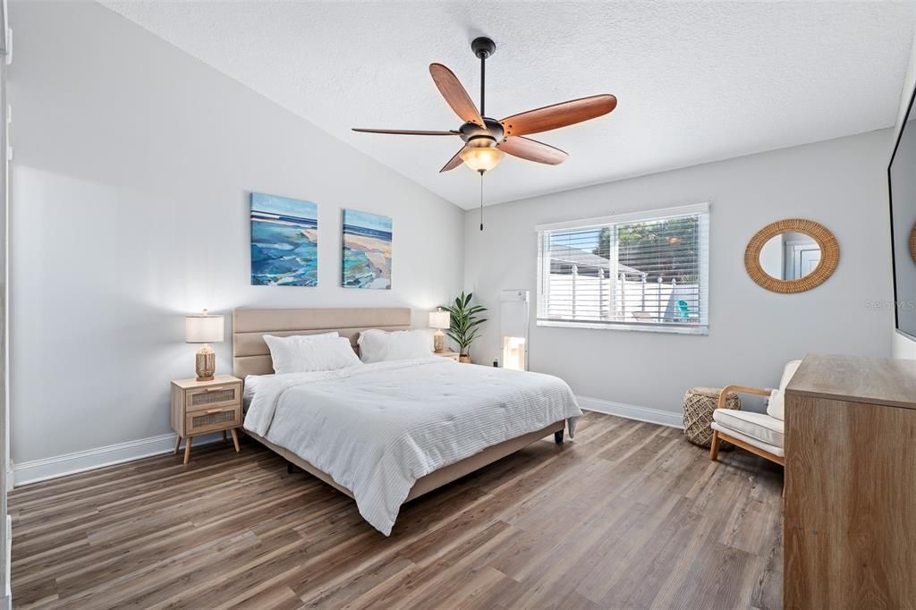 For Sale: $589,000 (3 beds, 2 baths, 1186 Square Feet)