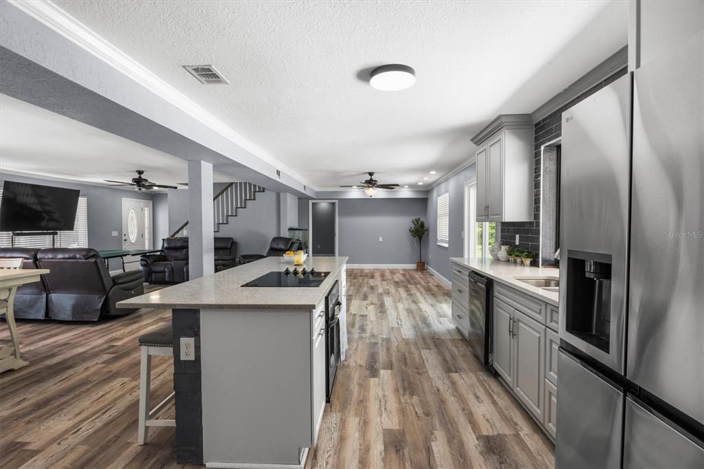 En Venta: $445,000 (4 camas, 2 baños, 2589 Pies cuadrados)