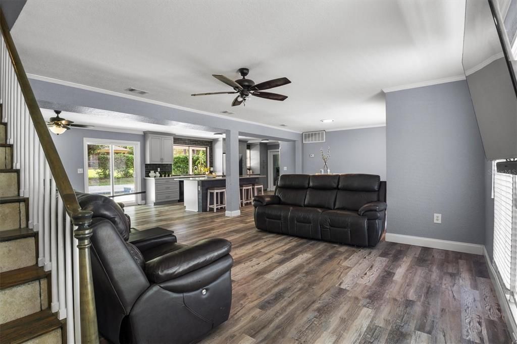 En Venta: $445,000 (4 camas, 2 baños, 2589 Pies cuadrados)