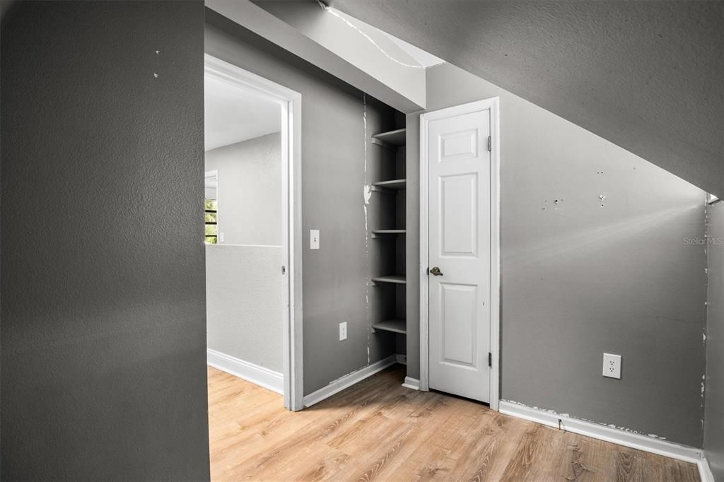 En Venta: $445,000 (4 camas, 2 baños, 2589 Pies cuadrados)