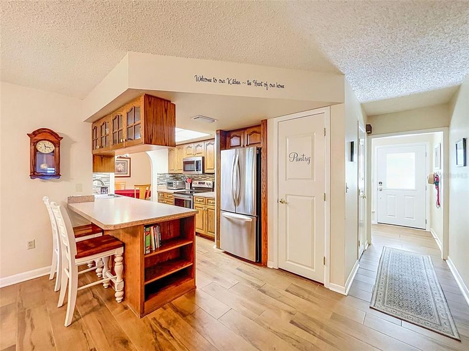 En Venta: $439,950 (4 camas, 2 baños, 1850 Pies cuadrados)