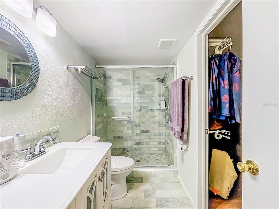 En Venta: $439,950 (4 camas, 2 baños, 1850 Pies cuadrados)