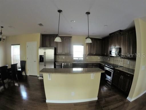 For Rent: $2,995 (3 beds, 2 baths, 1998 Square Feet)
