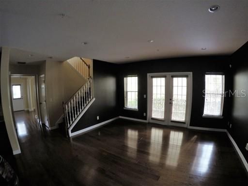 For Rent: $2,995 (3 beds, 2 baths, 1998 Square Feet)