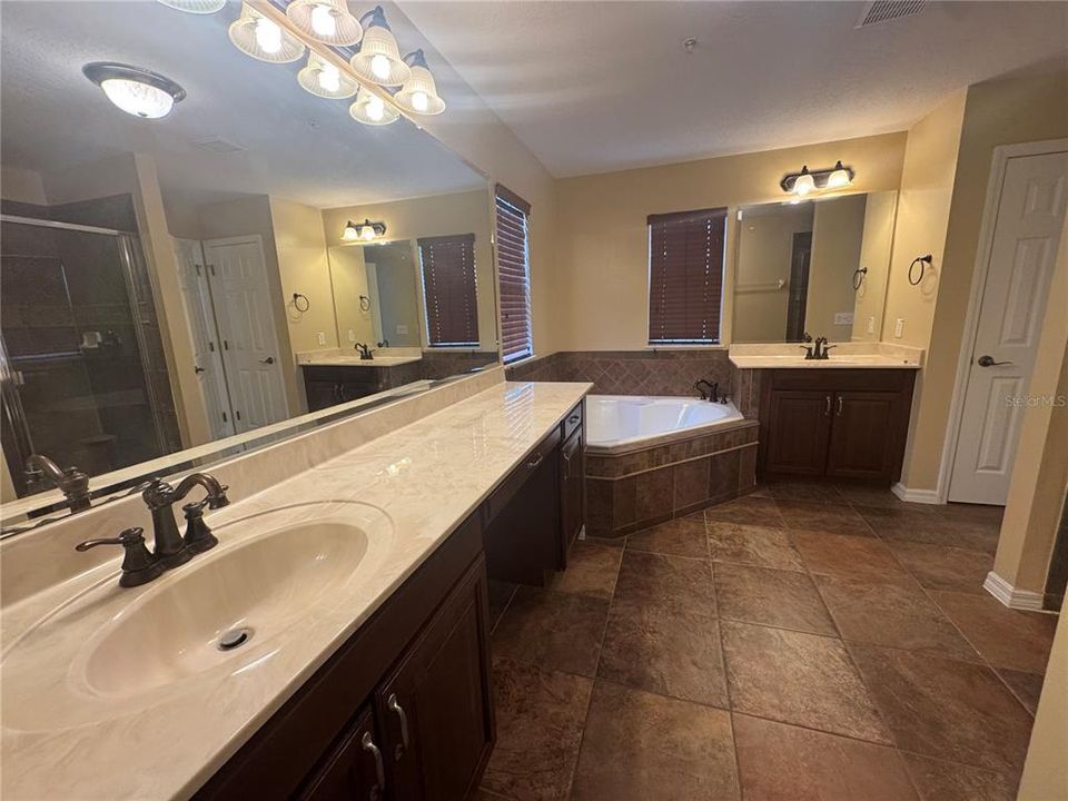 For Rent: $2,995 (3 beds, 2 baths, 1998 Square Feet)