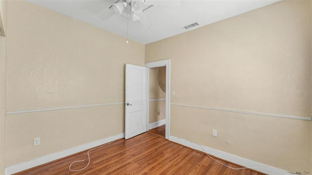 For Sale: $99,900 (2 beds, 2 baths, 1395 Square Feet)