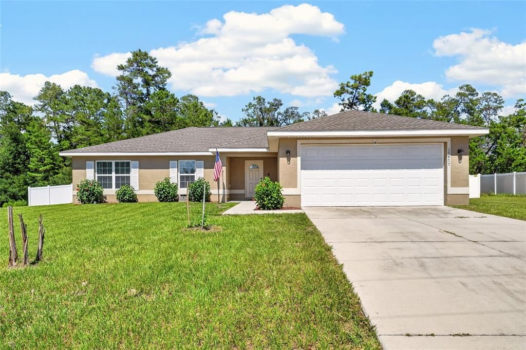 For Sale: $299,900 (4 beds, 2 baths, 1747 Square Feet)