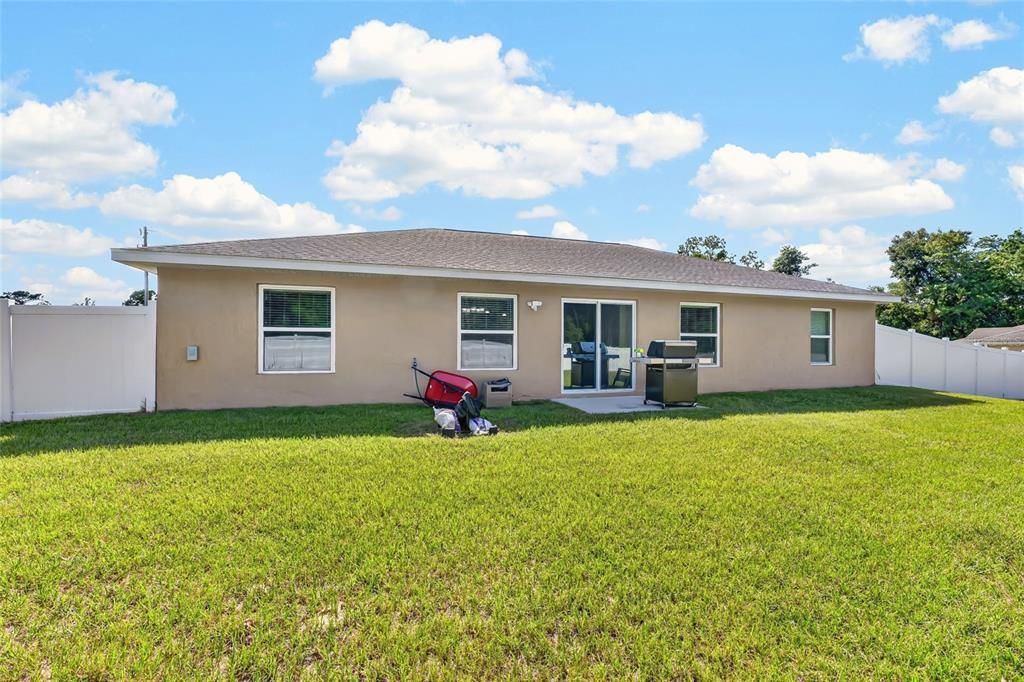 For Sale: $299,900 (4 beds, 2 baths, 1747 Square Feet)