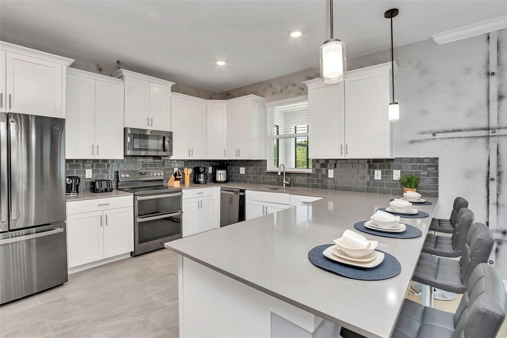 For Sale: $725,000 (6 beds, 6 baths, 3760 Square Feet)