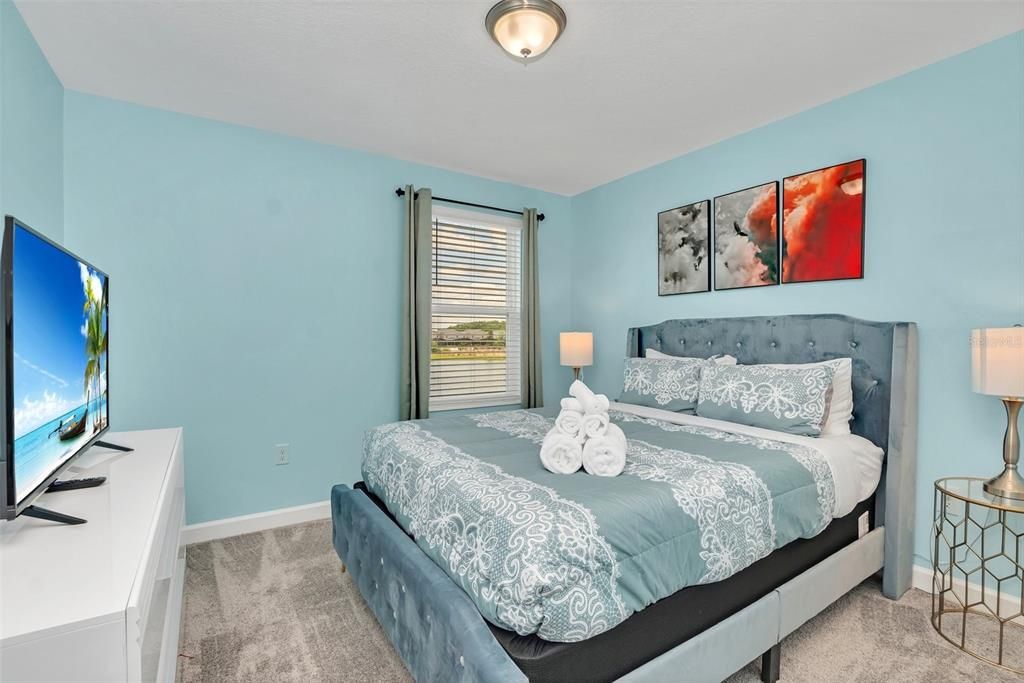 For Sale: $725,000 (6 beds, 6 baths, 3760 Square Feet)