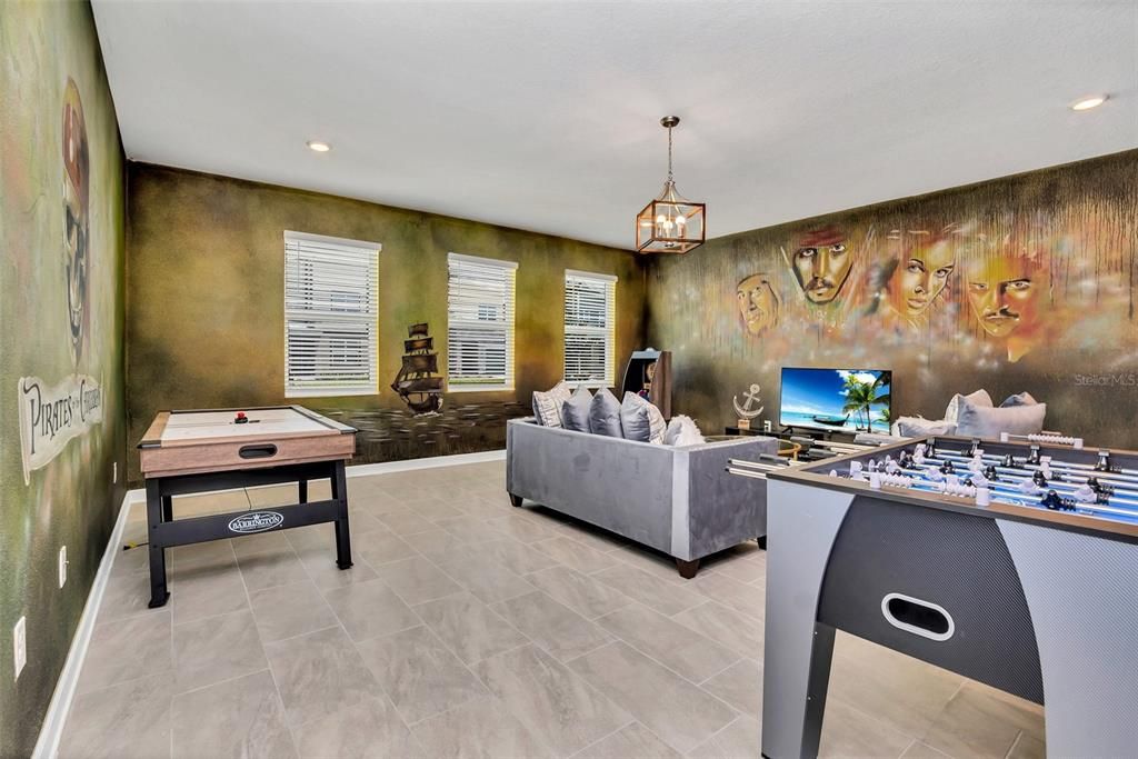For Sale: $725,000 (6 beds, 6 baths, 3760 Square Feet)