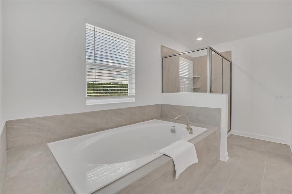 For Sale: $725,000 (6 beds, 6 baths, 3760 Square Feet)