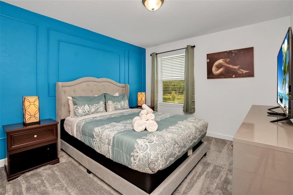For Sale: $725,000 (6 beds, 6 baths, 3760 Square Feet)