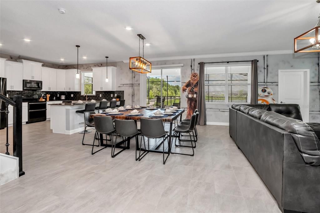 For Sale: $725,000 (6 beds, 6 baths, 3760 Square Feet)