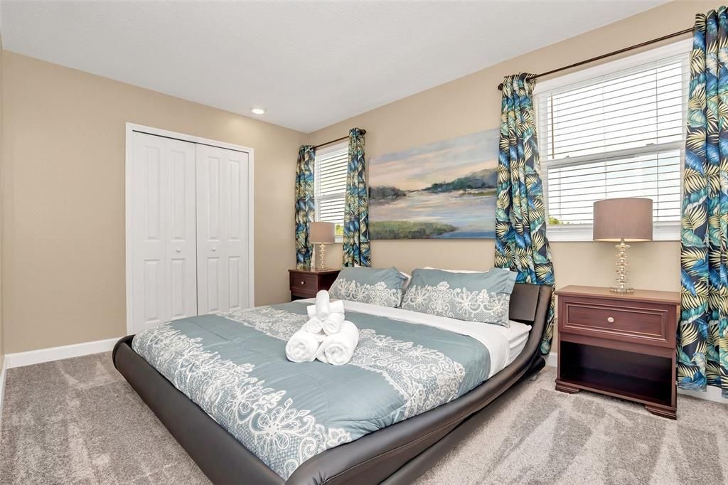 For Sale: $725,000 (6 beds, 6 baths, 3760 Square Feet)