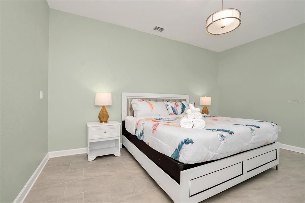 For Sale: $725,000 (6 beds, 6 baths, 3760 Square Feet)