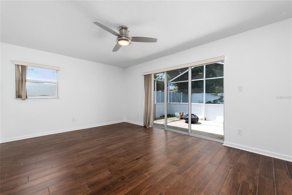 For Rent: $2,800 (4 beds, 2 baths, 1823 Square Feet)