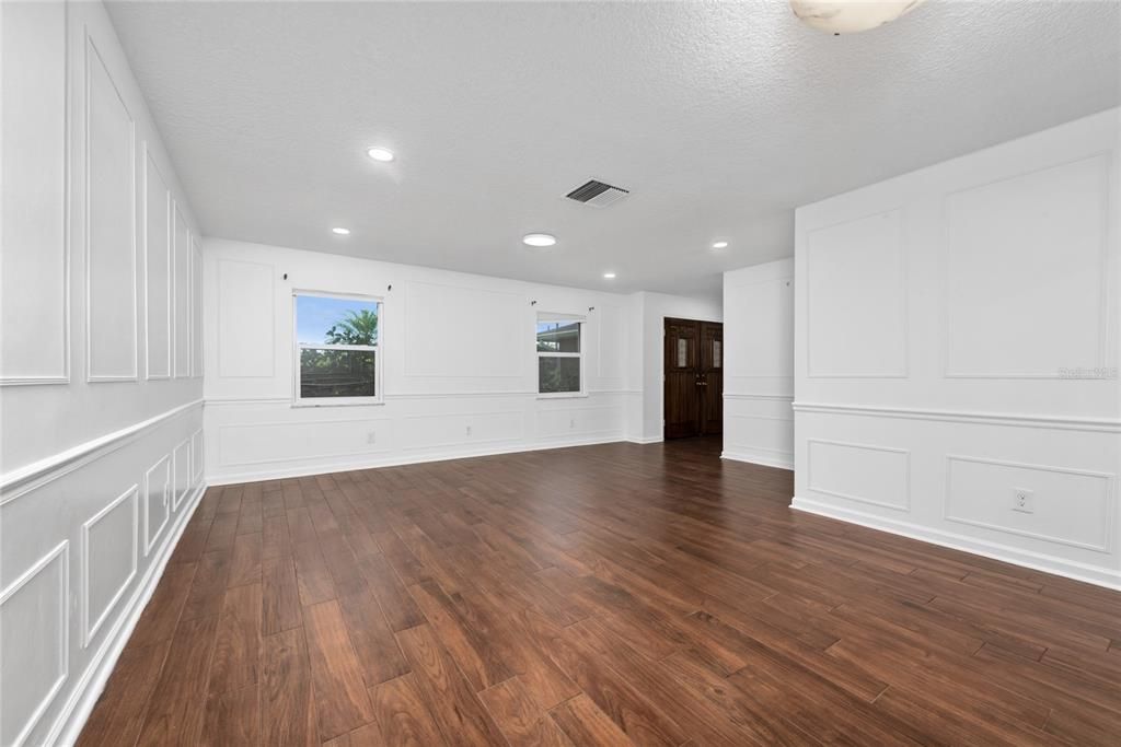 For Rent: $2,800 (4 beds, 2 baths, 1823 Square Feet)