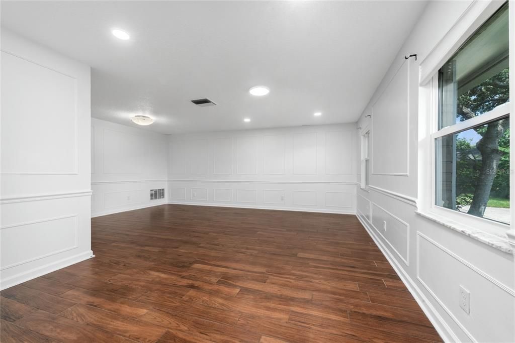 For Rent: $2,800 (4 beds, 2 baths, 1823 Square Feet)