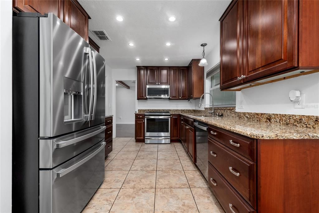 For Rent: $2,800 (4 beds, 2 baths, 1823 Square Feet)