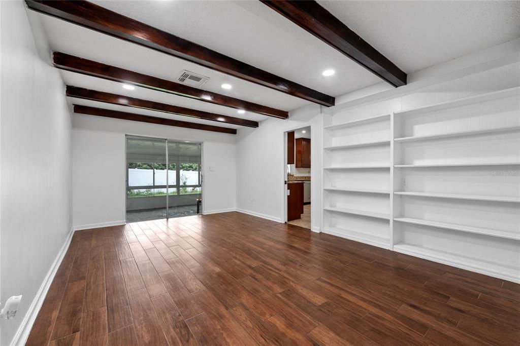 For Rent: $2,800 (4 beds, 2 baths, 1823 Square Feet)