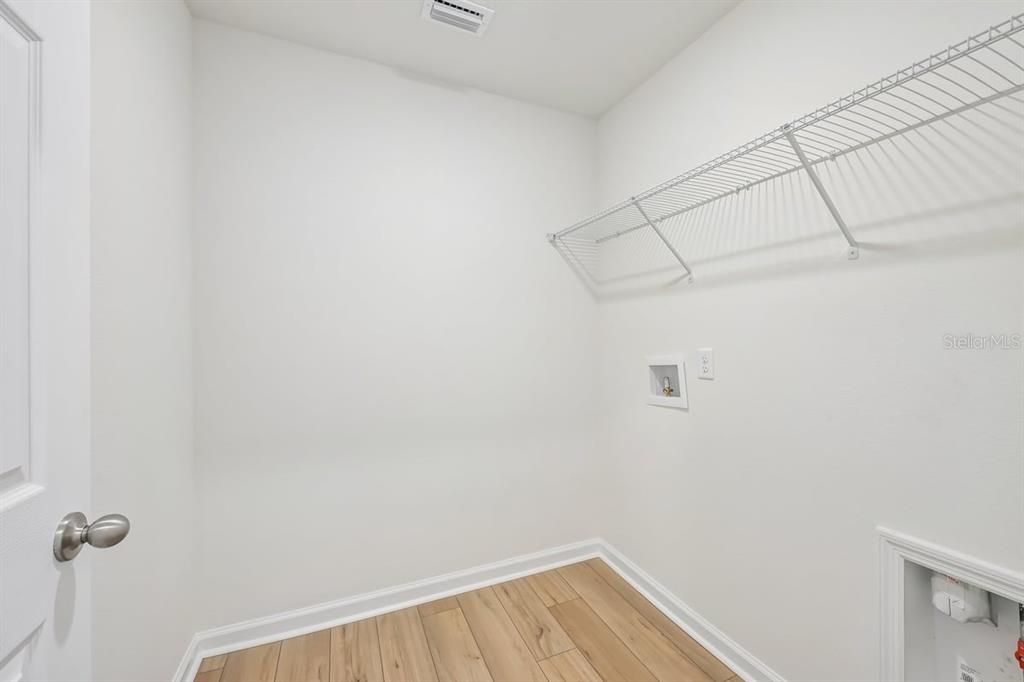 En Venta: $367,990 (4 camas, 2 baños, 2003 Pies cuadrados)