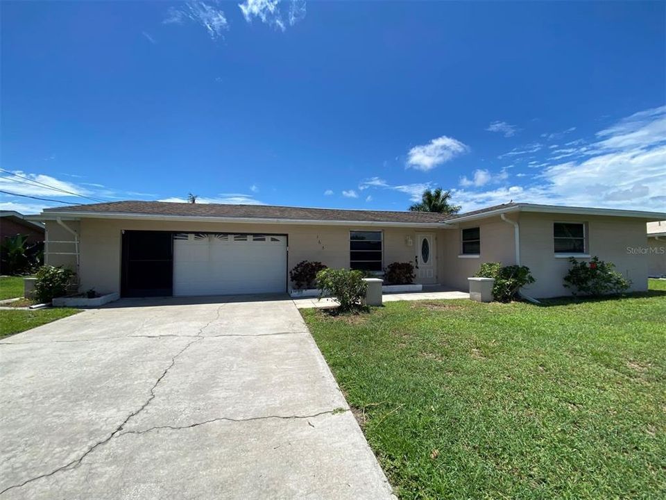 For Rent: $2,300 (3 beds, 2 baths, 1760 Square Feet)