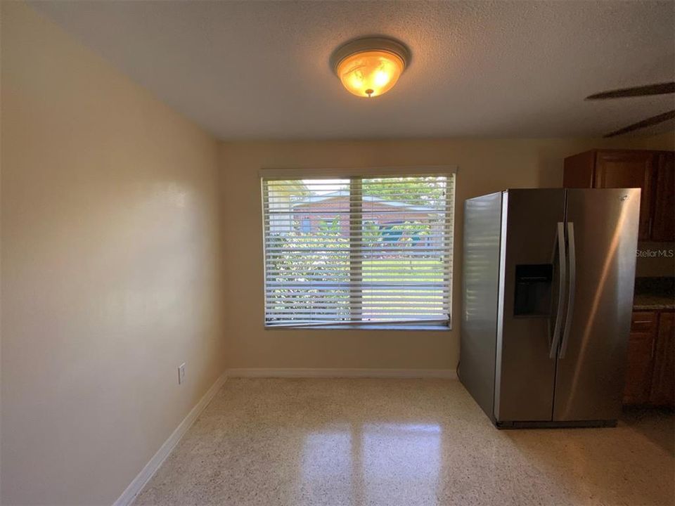 For Rent: $2,300 (3 beds, 2 baths, 1760 Square Feet)
