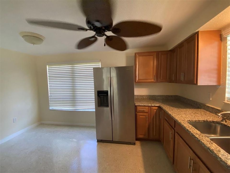 For Rent: $2,300 (3 beds, 2 baths, 1760 Square Feet)