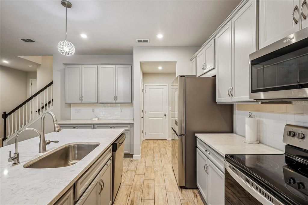 En Venta: $485,000 (4 camas, 3 baños, 2574 Pies cuadrados)