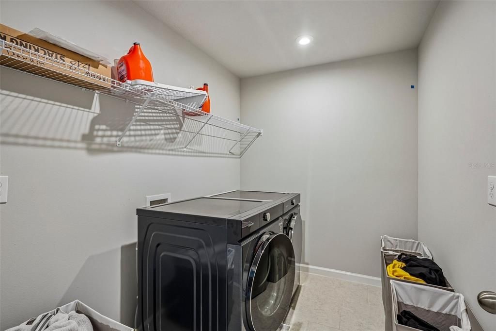 En Venta: $485,000 (4 camas, 3 baños, 2574 Pies cuadrados)