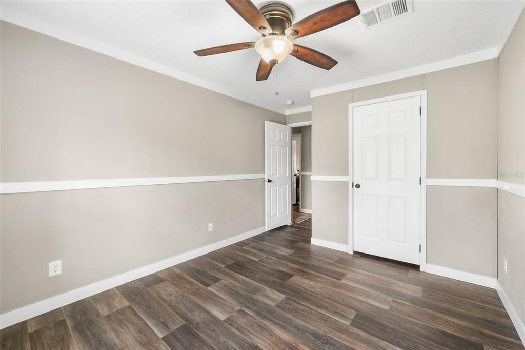 For Sale: $445,000 (5 beds, 3 baths, 2100 Square Feet)