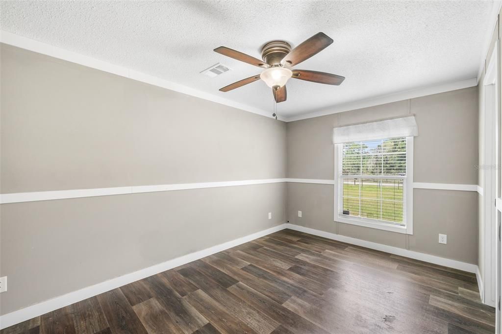 For Sale: $445,000 (5 beds, 3 baths, 2100 Square Feet)