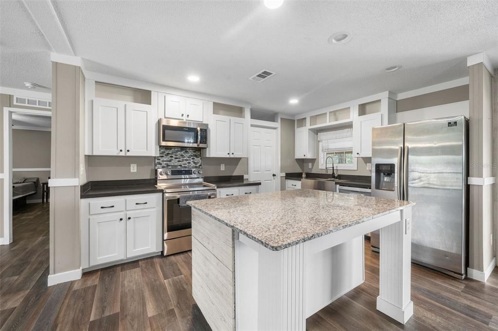 For Sale: $445,000 (5 beds, 3 baths, 2100 Square Feet)