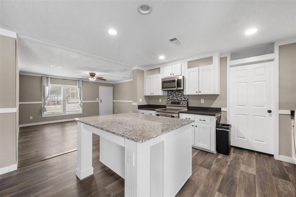 For Sale: $445,000 (5 beds, 3 baths, 2100 Square Feet)