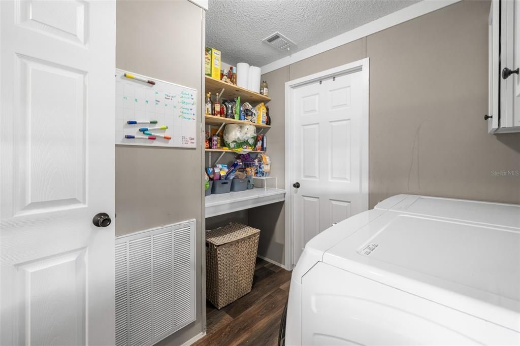 For Sale: $445,000 (5 beds, 3 baths, 2100 Square Feet)