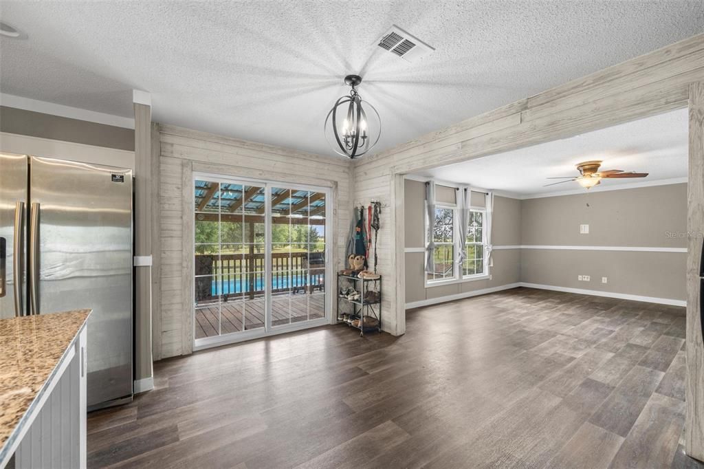 For Sale: $445,000 (5 beds, 3 baths, 2100 Square Feet)