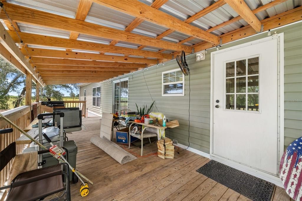 For Sale: $445,000 (5 beds, 3 baths, 2100 Square Feet)