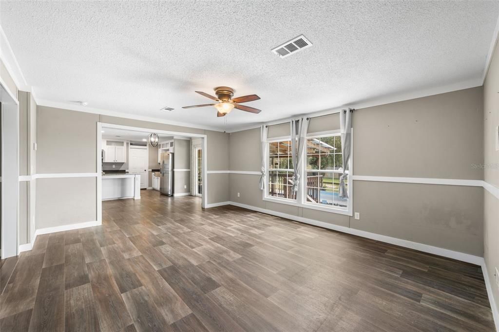 For Sale: $445,000 (5 beds, 3 baths, 2100 Square Feet)