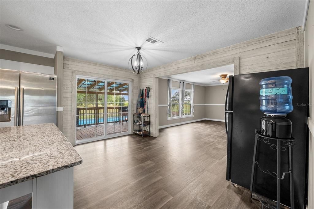For Sale: $445,000 (5 beds, 3 baths, 2100 Square Feet)