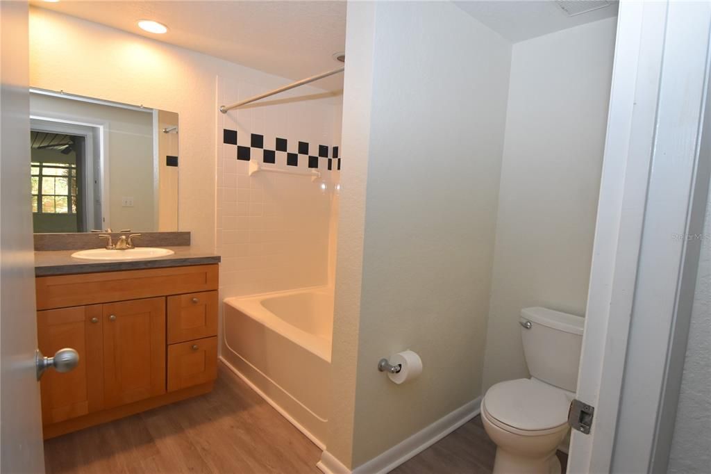 For Rent: $1,750 (1 beds, 1 baths, 789 Square Feet)