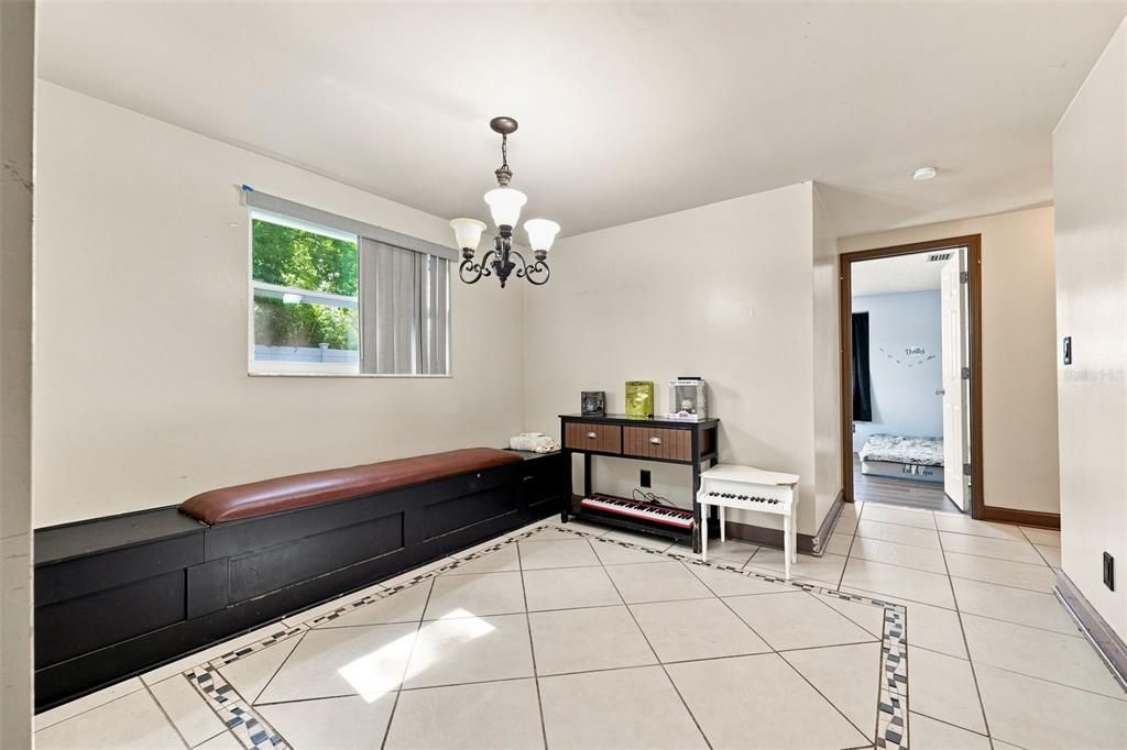 En Venta: $234,999 (3 camas, 2 baños, 1050 Pies cuadrados)