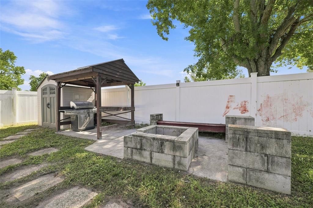 En Venta: $234,999 (3 camas, 2 baños, 1050 Pies cuadrados)